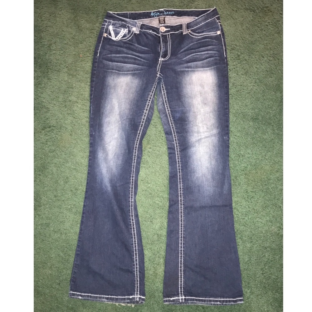 ARIYA JEANS